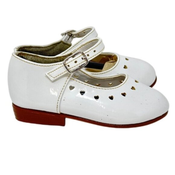 Granton Girls Mary Jane Shoes Size 5 1/2 With Heart Cutouts & Buckle Closure - Picture 1 of 6